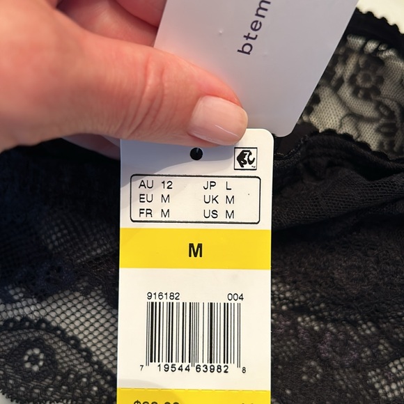 b.tempt'd (Wacoal) Strapless Bra. NWT. Size M - Picture 3 of 4